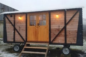 Vintage 1940s Railway Car Was Transformed Into A Cozy Tiny House In Cornwall