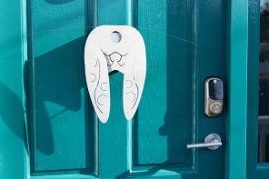 Skitter is a tooth-shaped doorbell concept that lives and listens